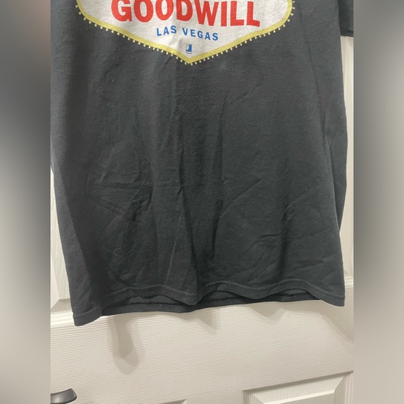 Welcome To Fabulous Goodwill T-Shirt Las Vegas Black Unisex Size Medium - Picture 2 of 7